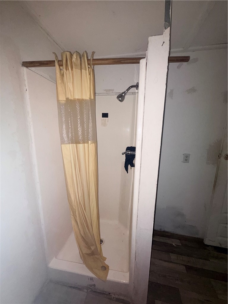 309 Laurel St Property Photo 5