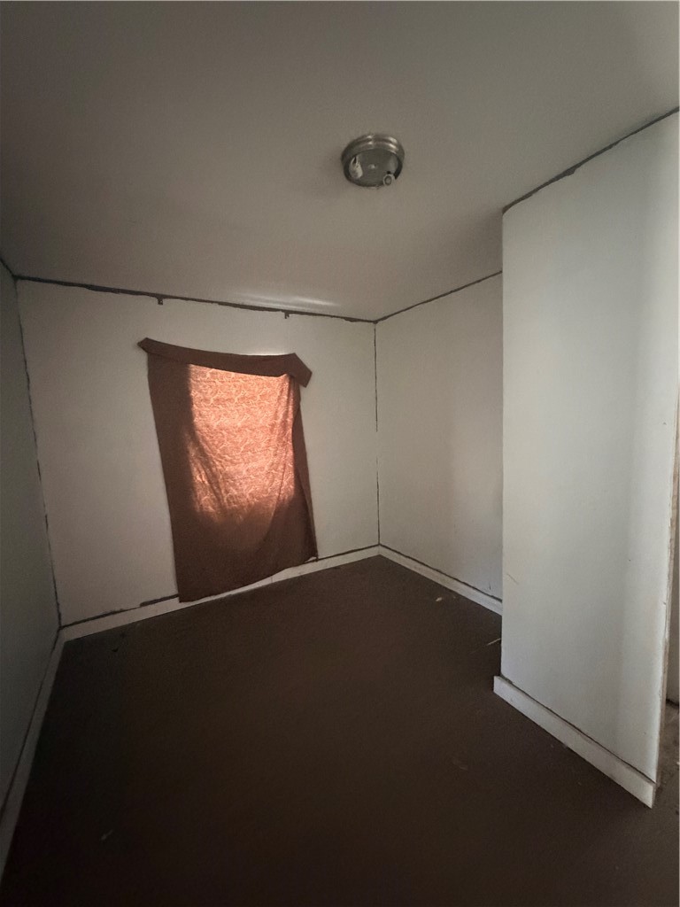 309 Laurel St Property Photo 8