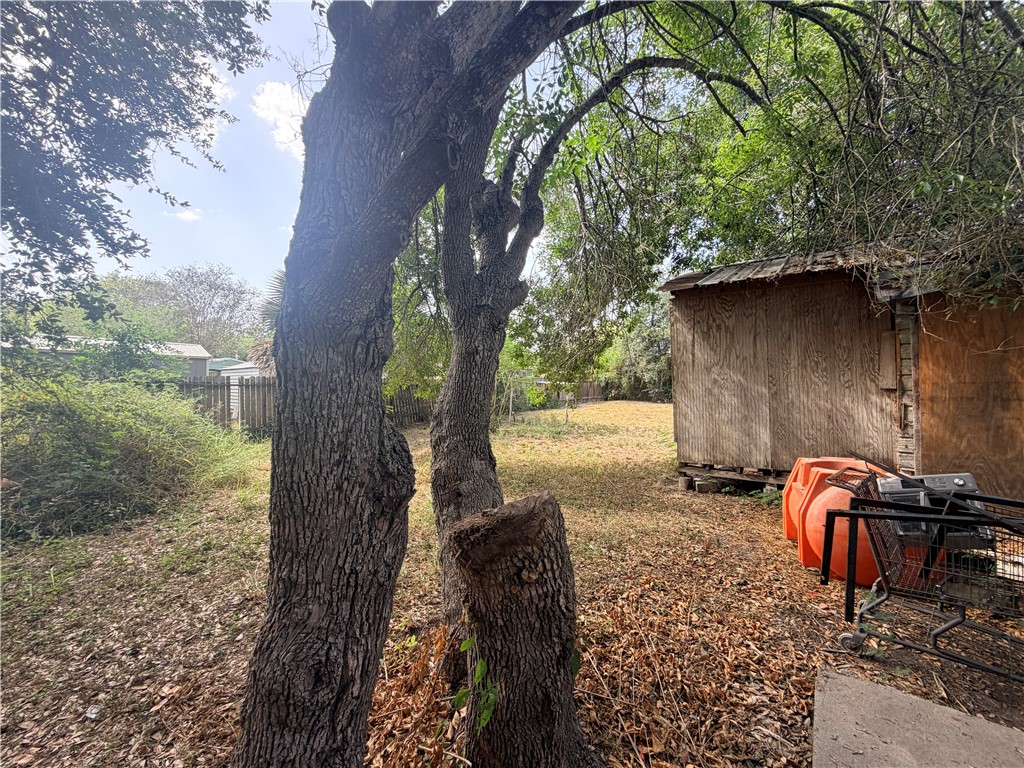 309 Laurel St Property Photo 9