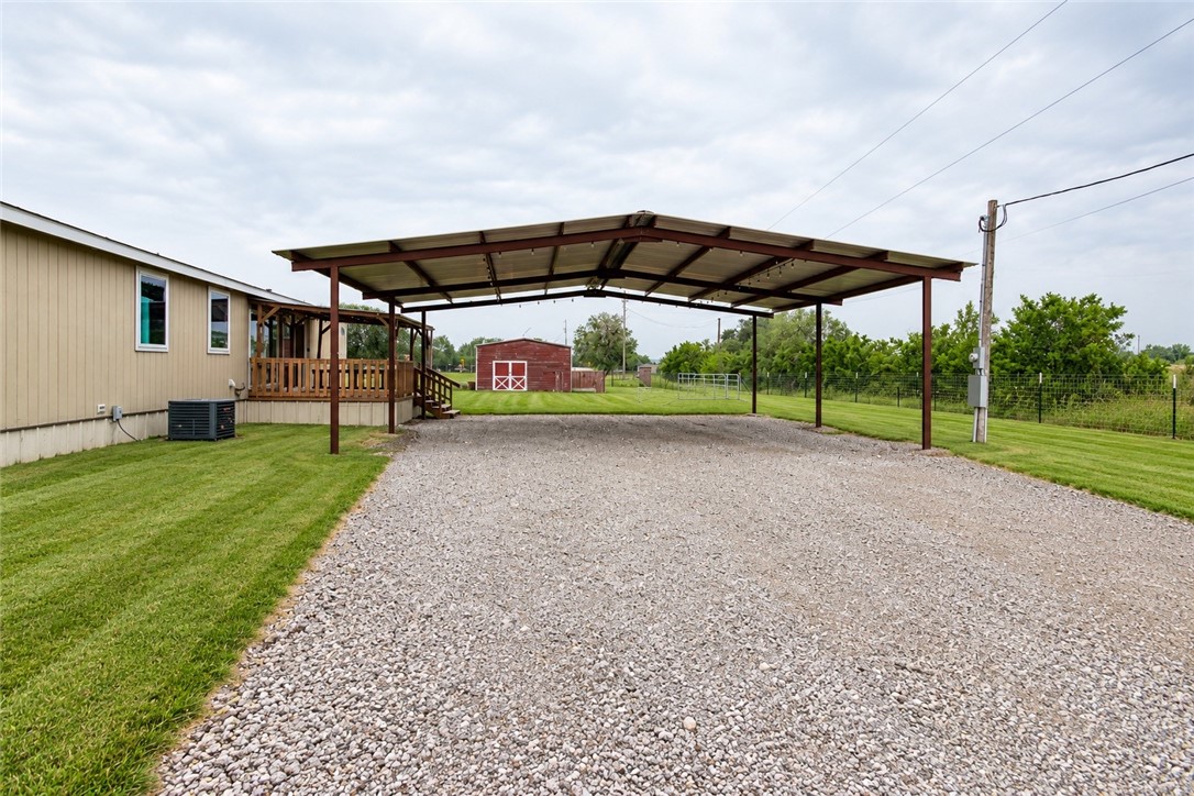 124 Fm 1545 Property Photo 2