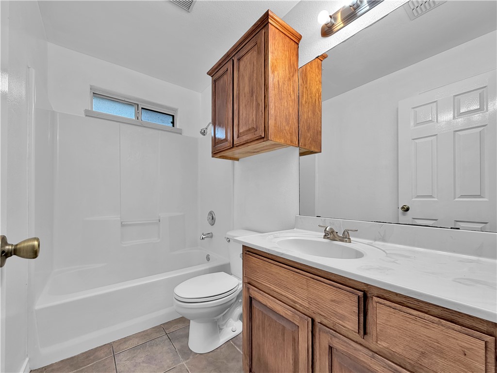 326 Oleander Ave A Property Photo 14