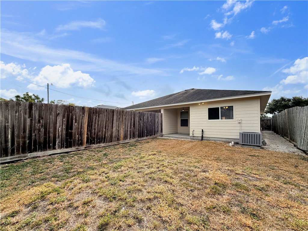 326 Oleander Ave A Property Photo 17