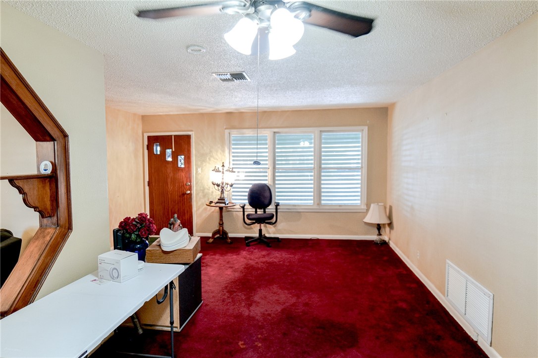 4814 Alice St Property Photo 4