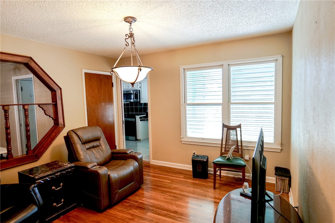 4814 Alice St Property Photo 6