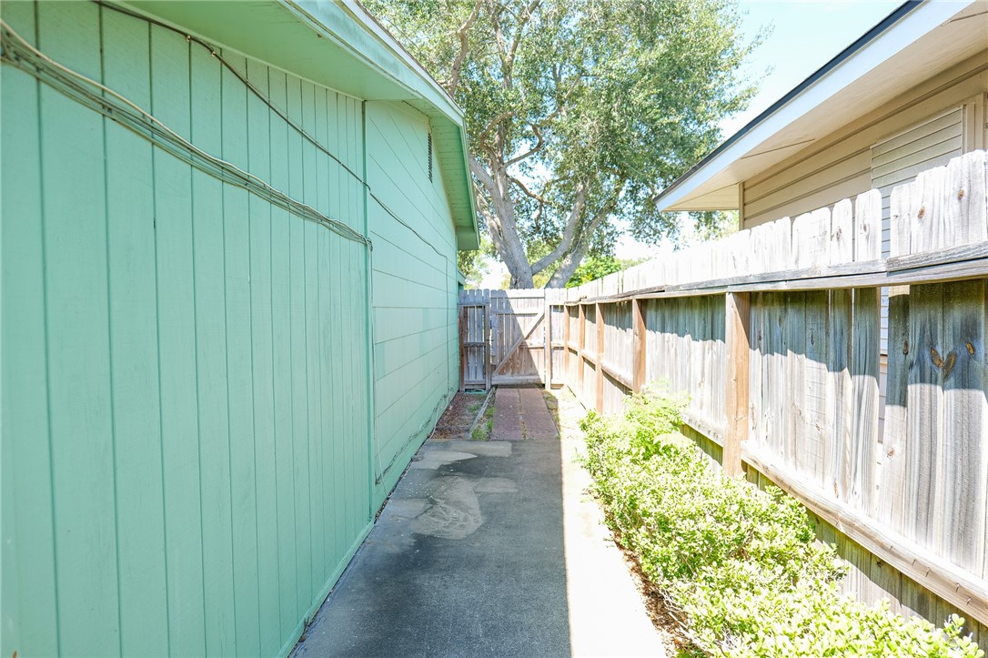 4814 Alice St Property Photo 23