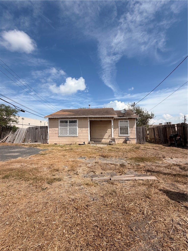 5502 Williams Dr Property Photo 1