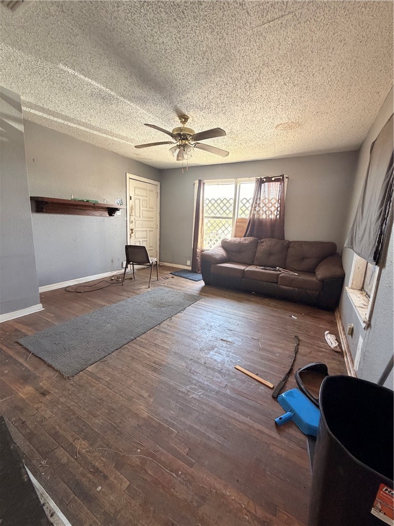5502 Williams Dr Property Photo 6