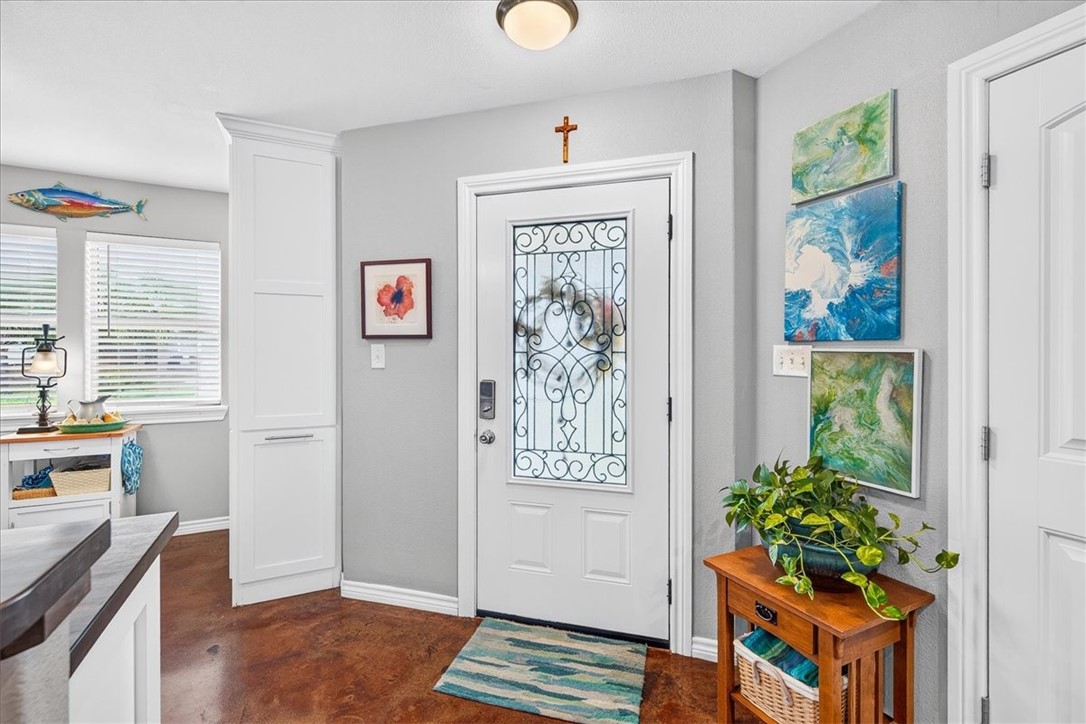 525 Lighthouse Channel Property Photo 3