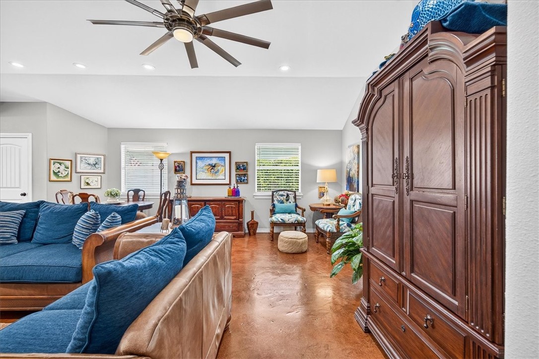 525 Lighthouse Channel Property Photo 20
