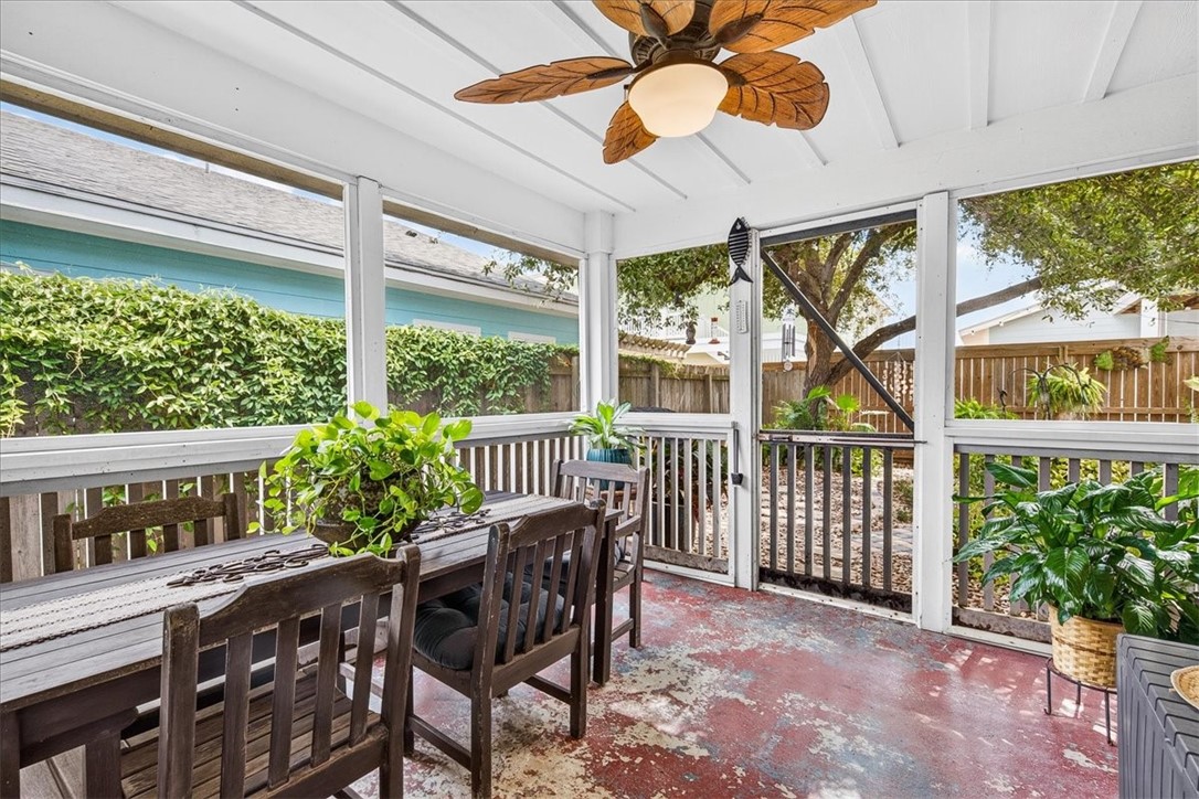 525 Lighthouse Channel Property Photo 22