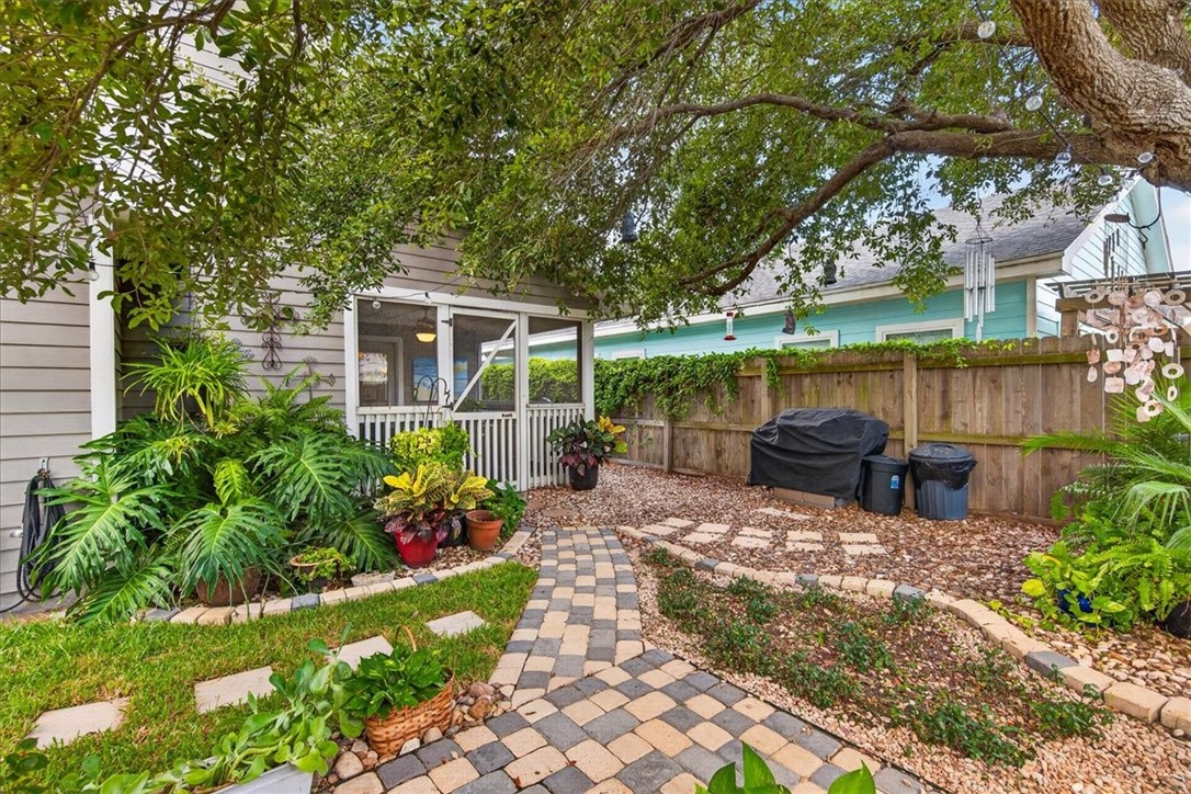 525 Lighthouse Channel Property Photo 26