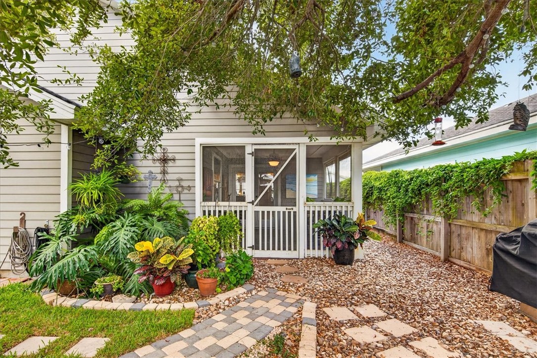 525 Lighthouse Channel Property Photo 42