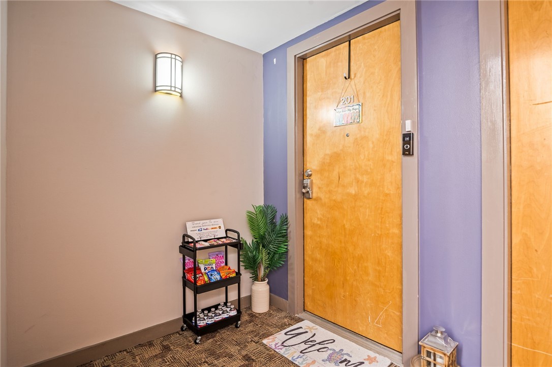 901 N Upper Broadway St 201 Property Photo 5