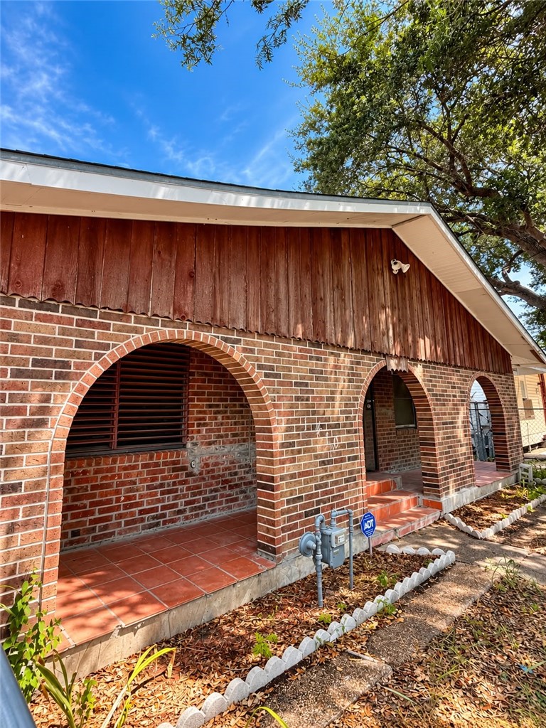 1410 17th Property Photo 2