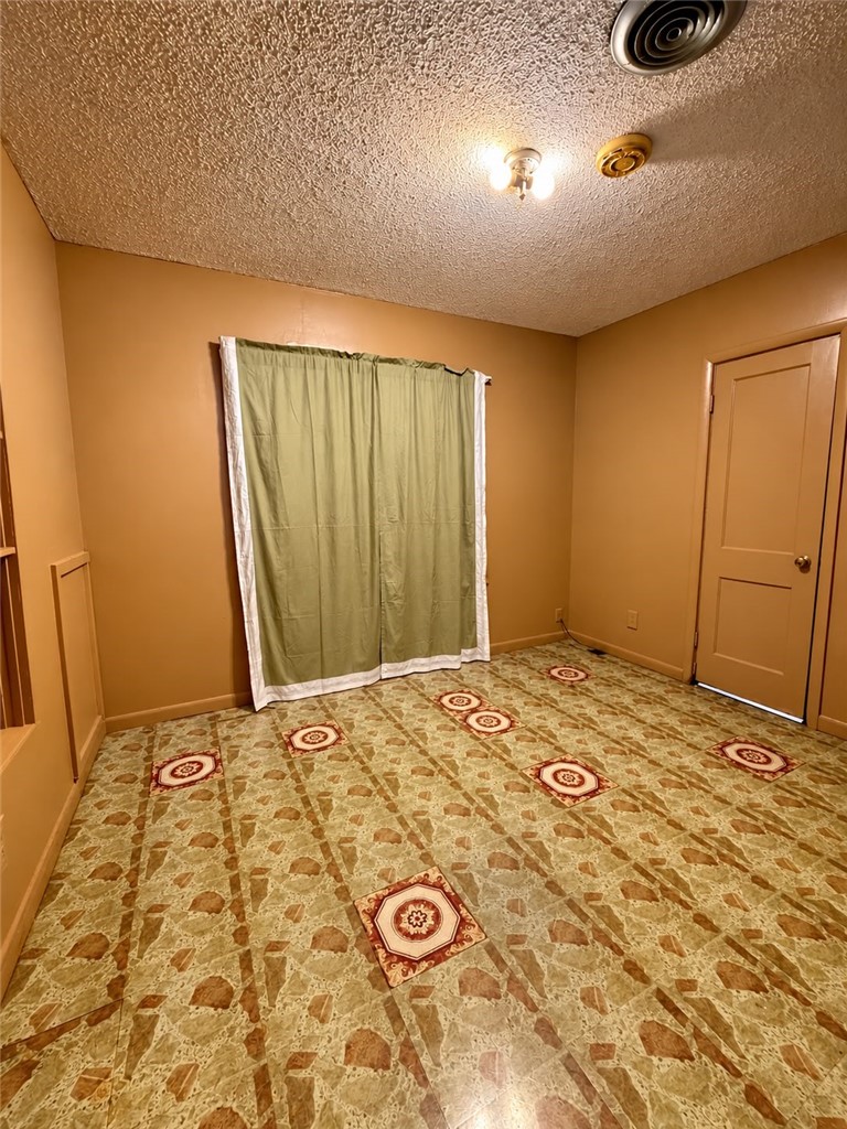 1410 17th Property Photo 8