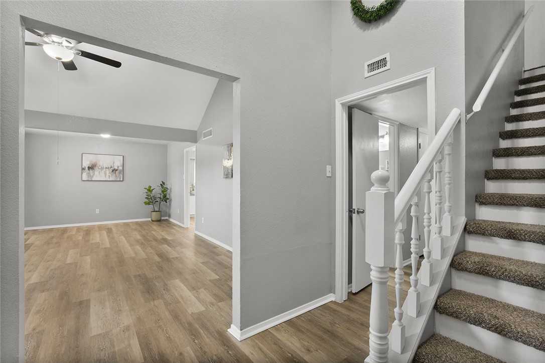 905 Saint Bernard St Property Photo 22