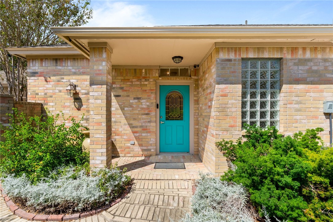 6302 Garden Ct Property Photo 6