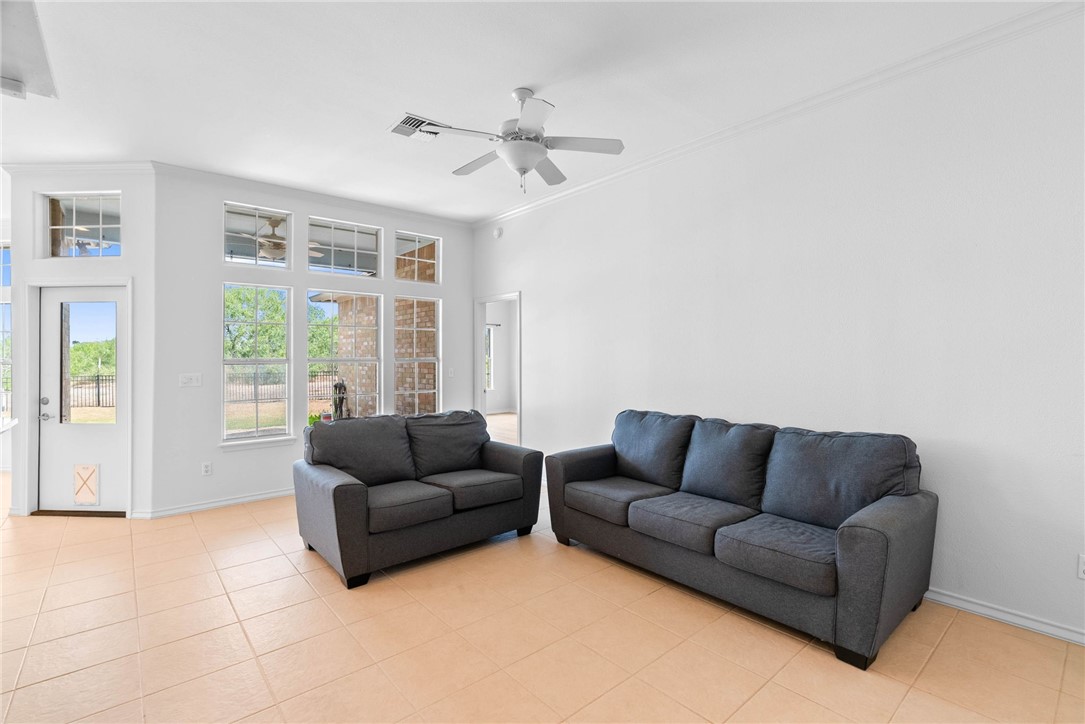 6302 Garden Ct Property Photo 8