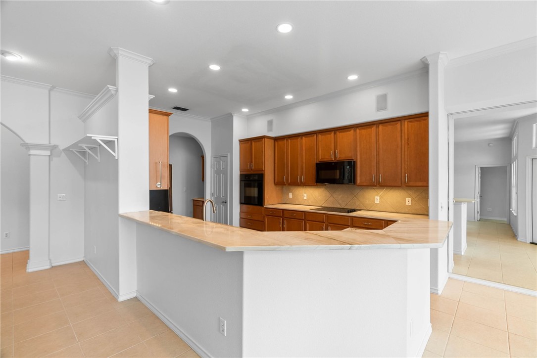 6302 Garden Ct Property Photo 10
