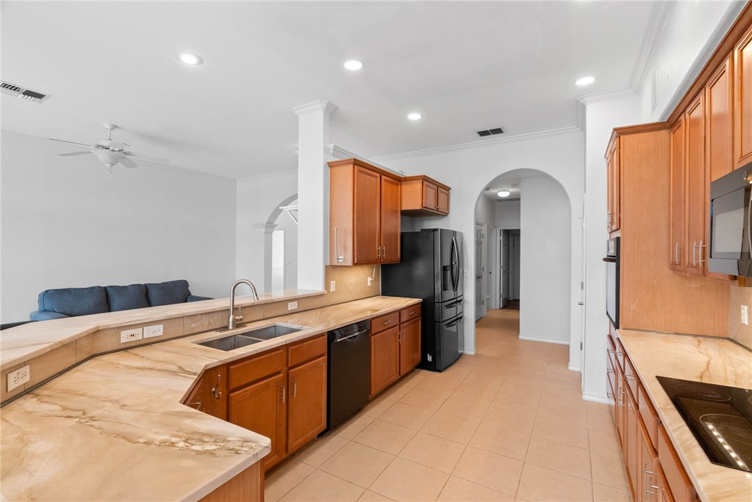 6302 Garden Ct Property Photo 11