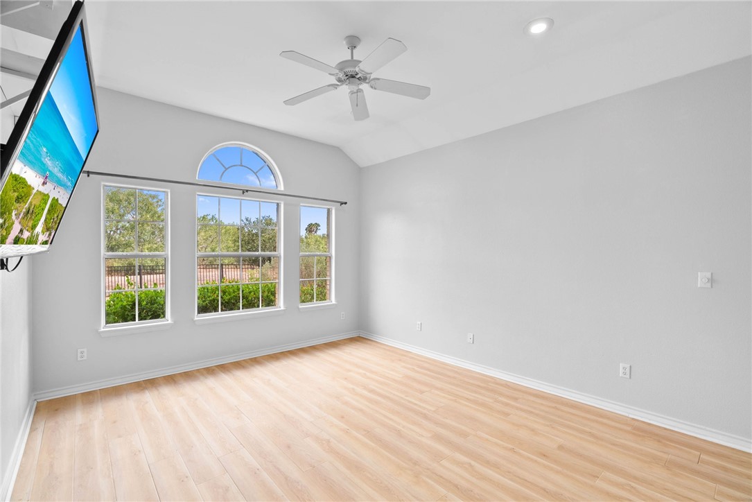6302 Garden Ct Property Photo 14