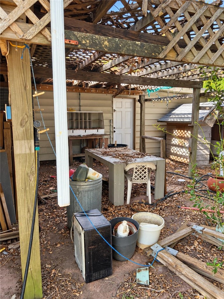 3934 Lamont St Property Photo 4