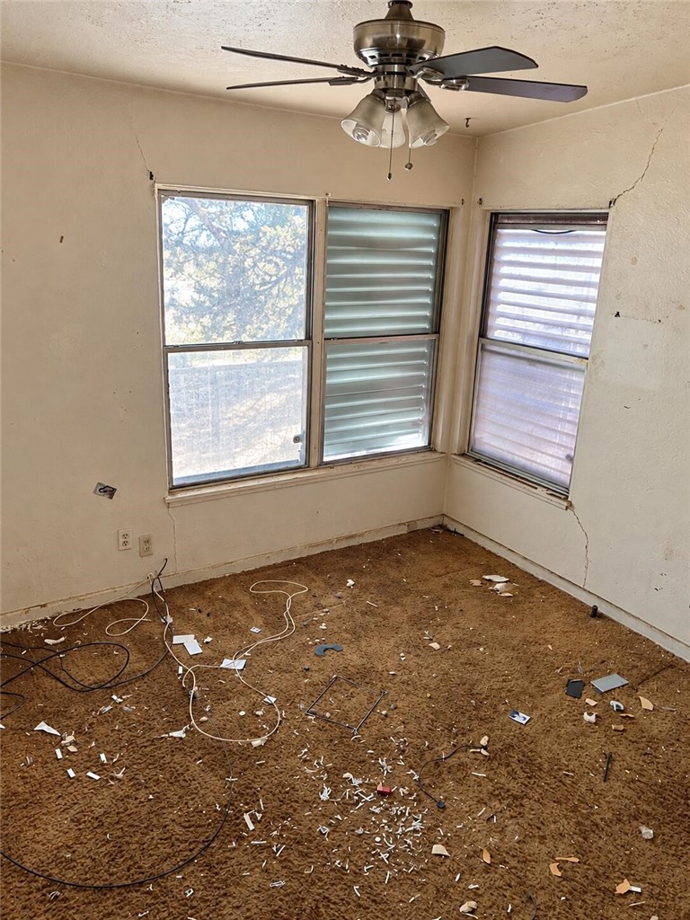 3934 Lamont St Property Photo 16