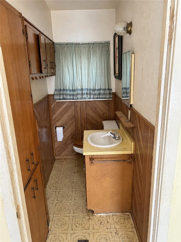 3934 Lamont St Property Photo 17