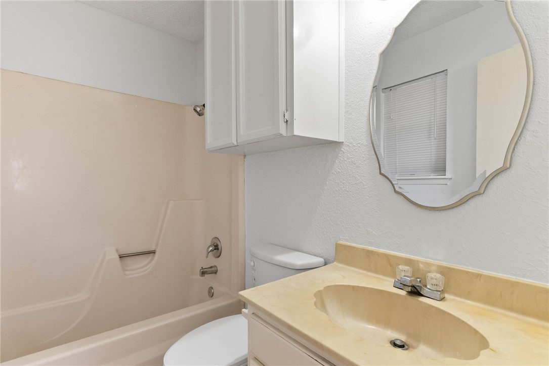 5133 Middlecoff A Property Photo 17