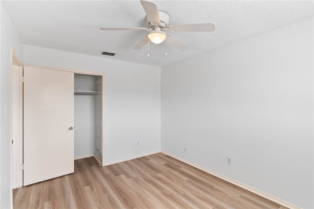 5133 Middlecoff A Property Photo 24