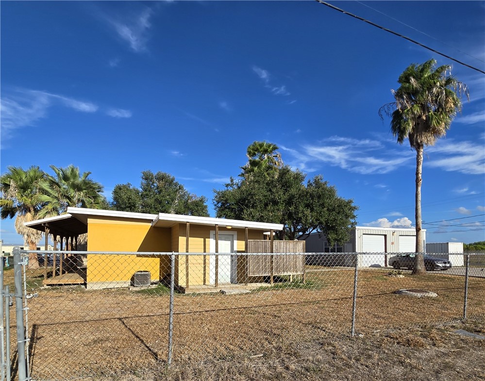 7832 Hull Dr Property Photo 1