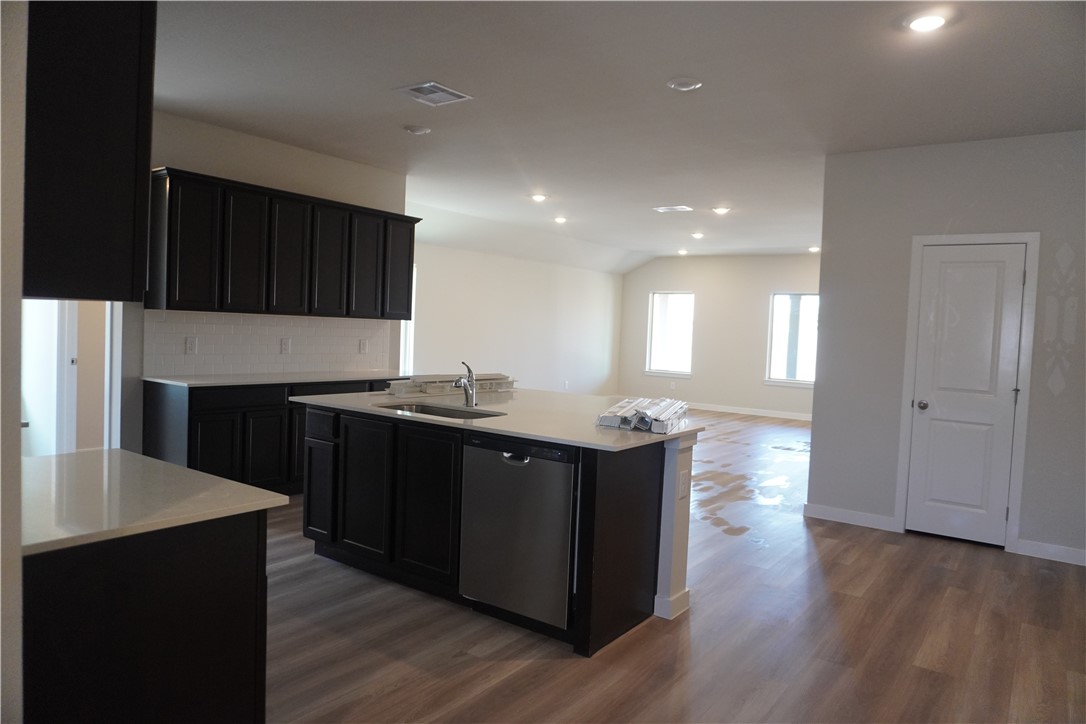 7618 Lacey Dr Property Photo 3