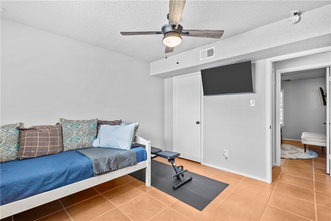 1101 Harbor Lights Dr Property Photo 12