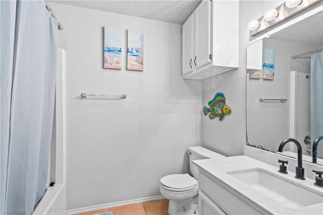 1101 Harbor Lights Dr Property Photo 15