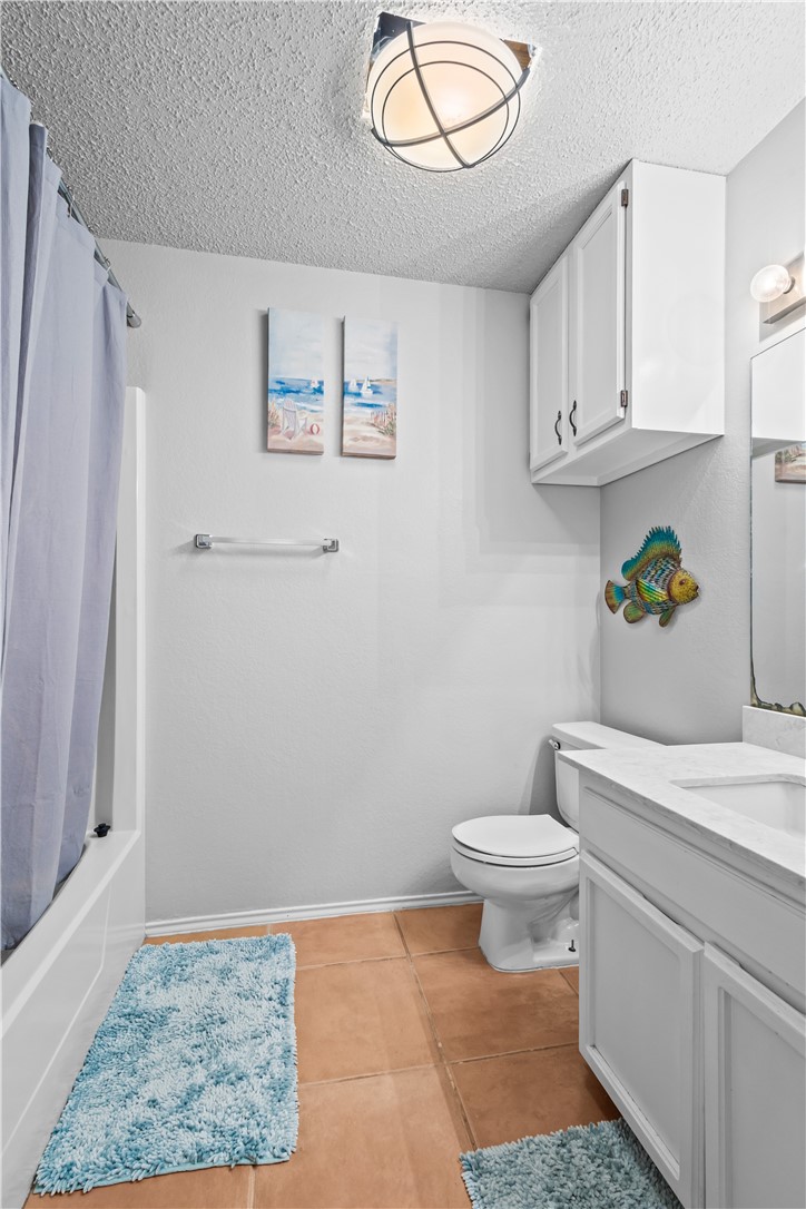 1101 Harbor Lights Dr Property Photo 16