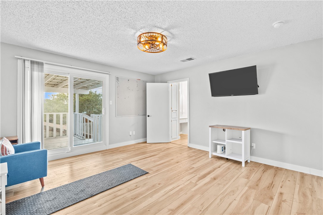 1101 Harbor Lights Dr Property Photo 20