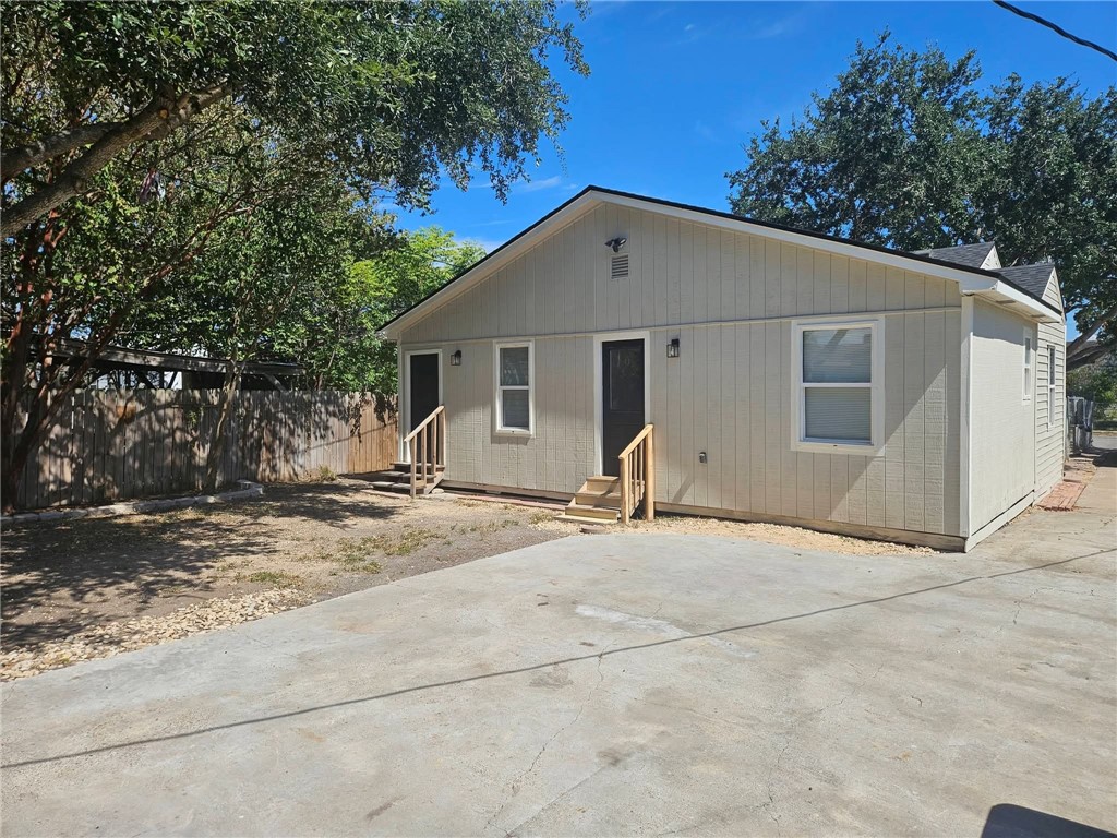2321 Riggan St Property Photo 16