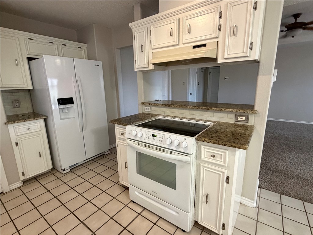 5318 Spring Brook Dr Property Photo 3
