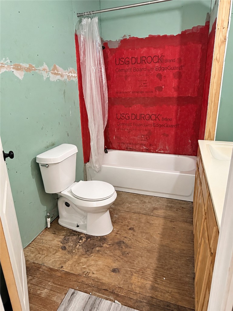 325 E Avenue C Property Photo 10