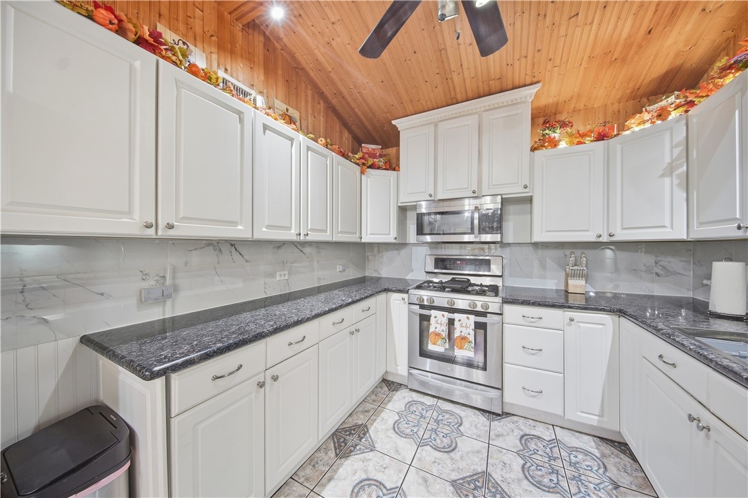 466 Macleod Dr Property Photo 11