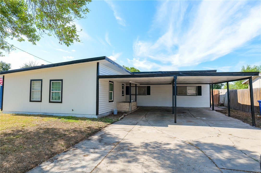 1509 Devon Dr Property Photo 1