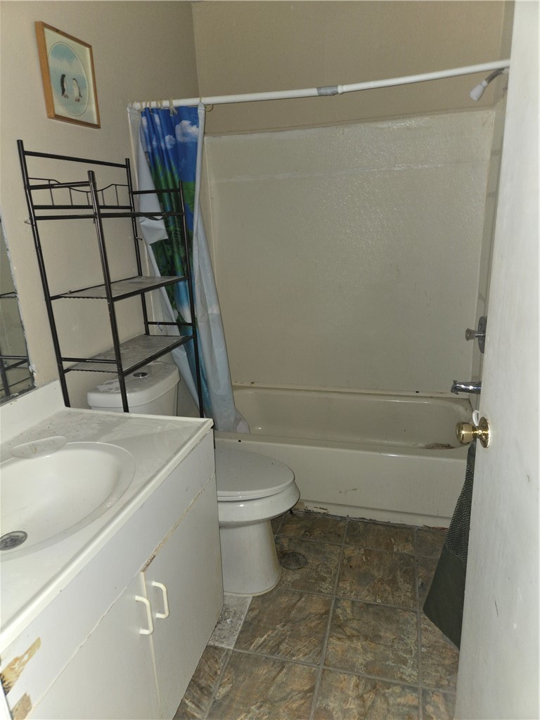 1117 Green Earth Dr Property Photo 5