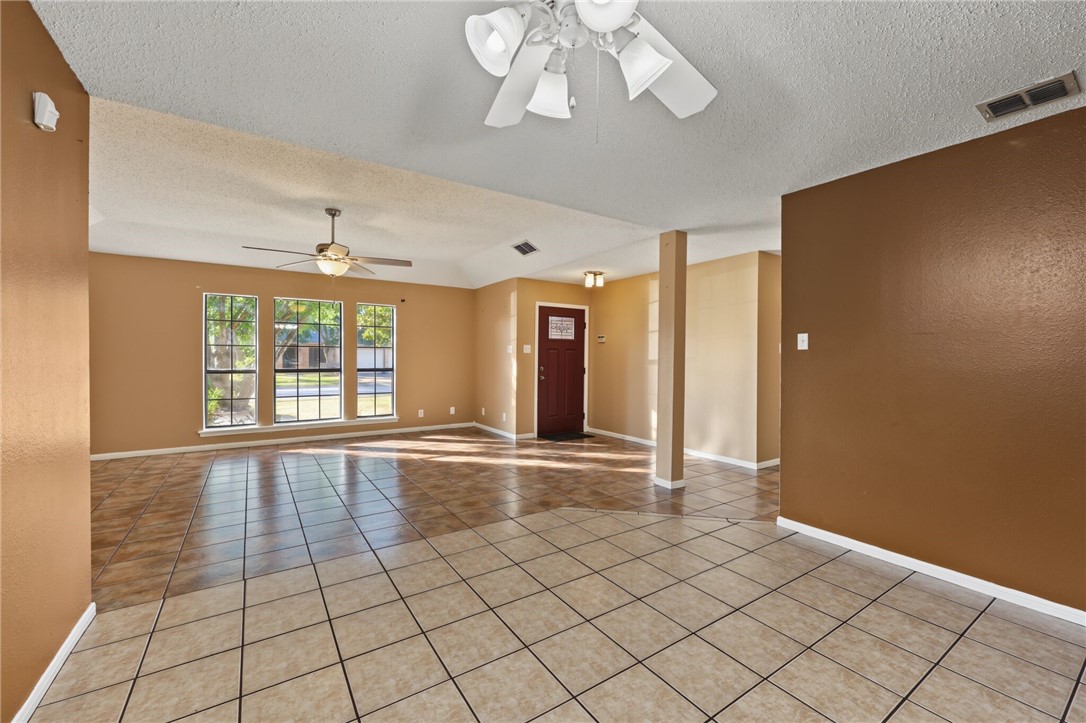 2088 Jenica West Dr Property Photo 2