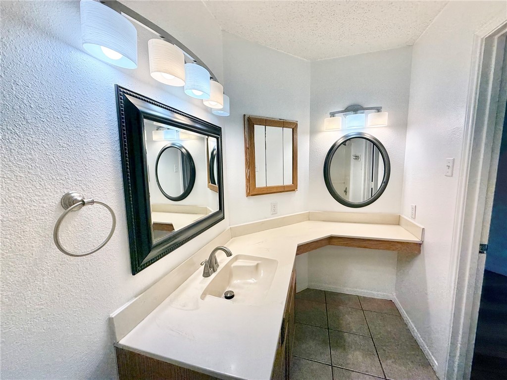 2088 Jenica West Dr Property Photo 14
