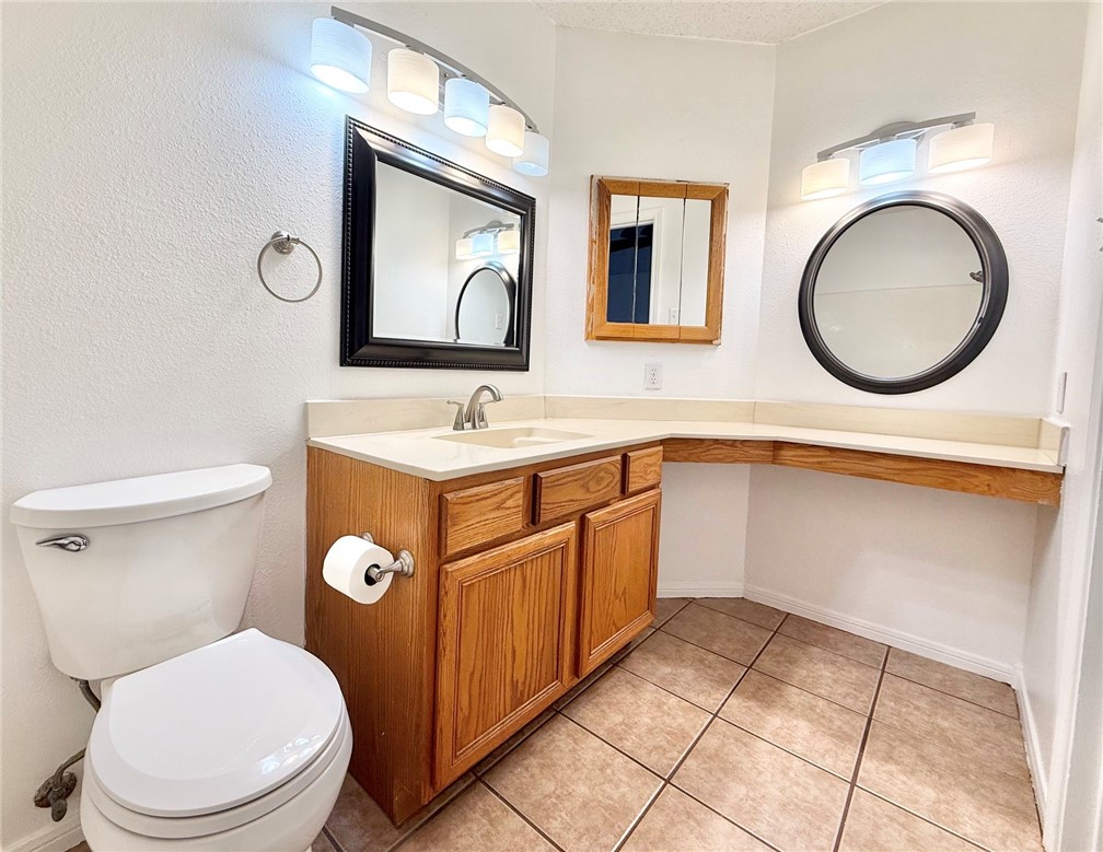 2088 Jenica West Dr Property Photo 16