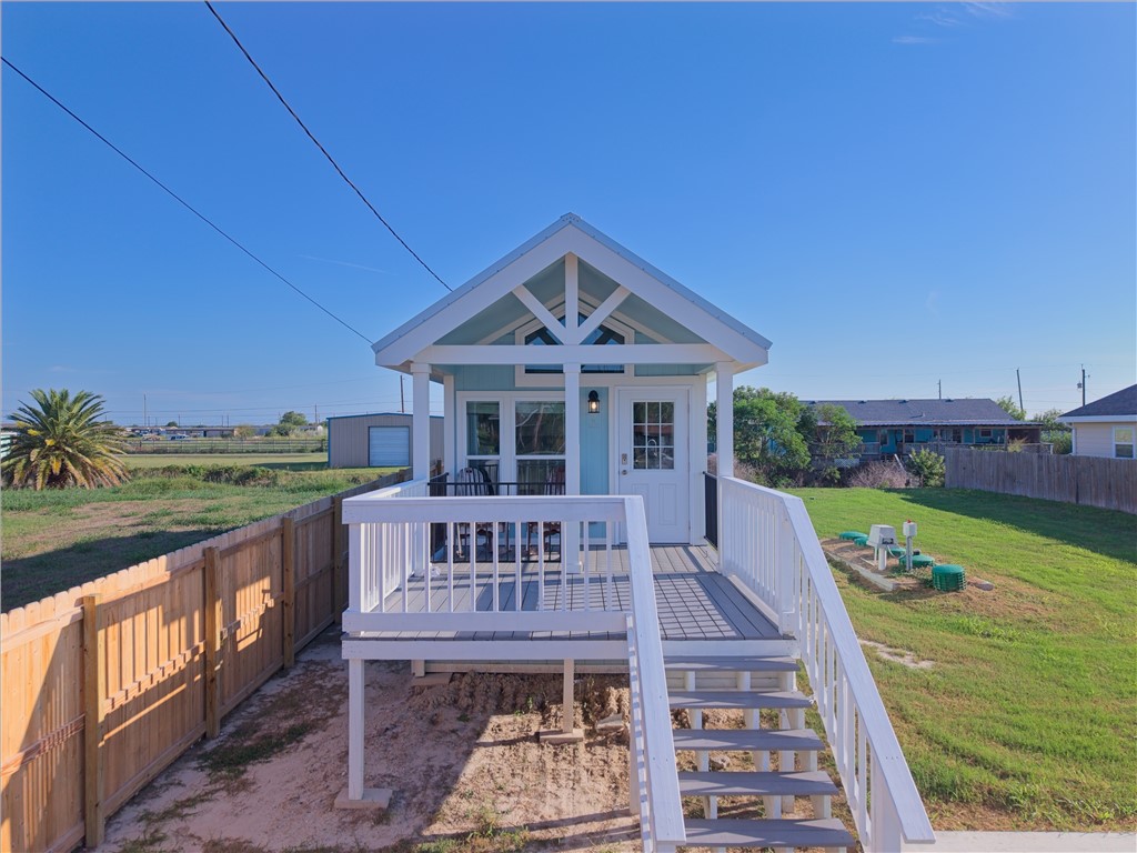 211 W Pompano Property Photo 1