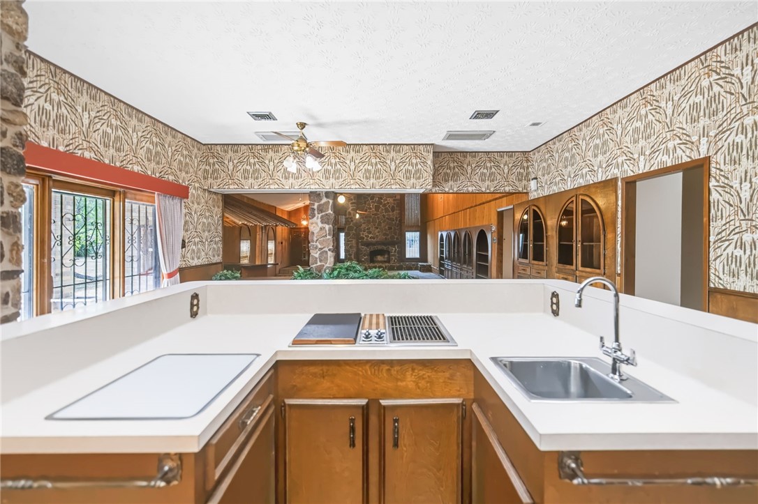 4402 Hart Road Property Photo 14