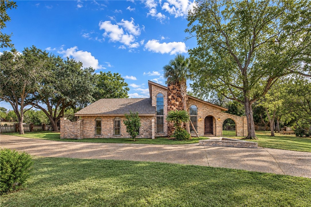 483110 Property Photo 1