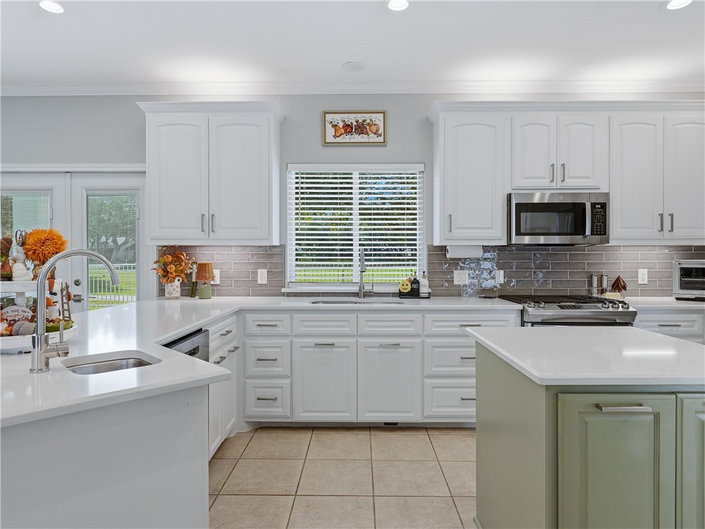 113 Cedar Ridge Dr Property Photo 14