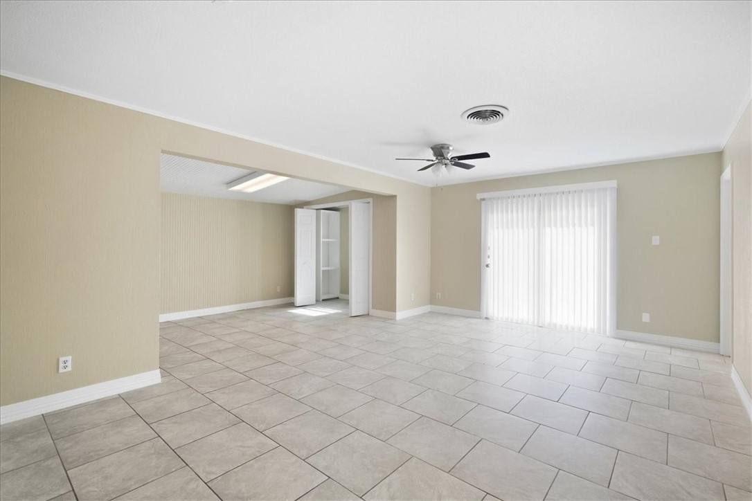 4022 Lowman St Property Photo 3